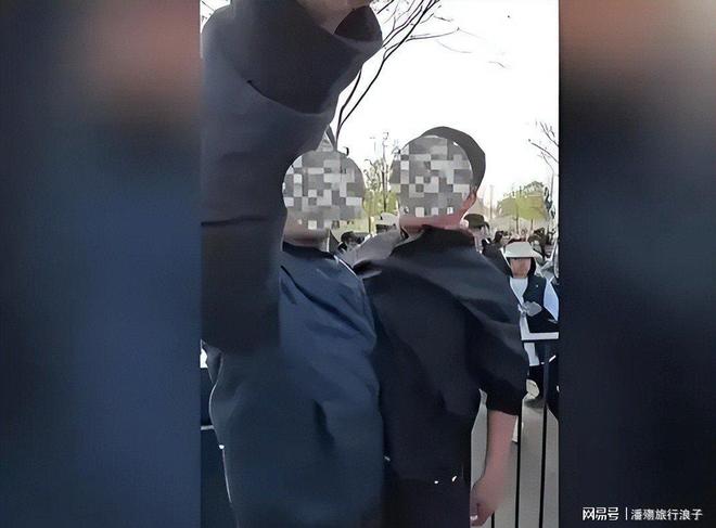 侣女生对小孩动手目击者发声情侣被骂惨AG
