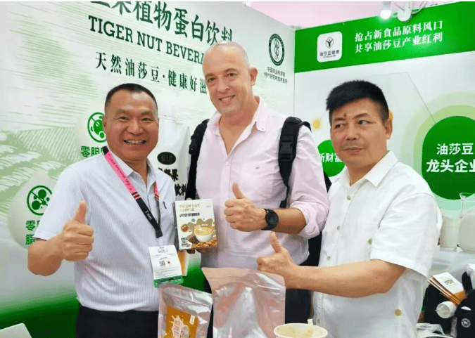 （深圳）展览会圆满落幕油莎豆集团喜获订单！AG真人旗舰厅SIAL 西雅国际食品和饮料(图2)